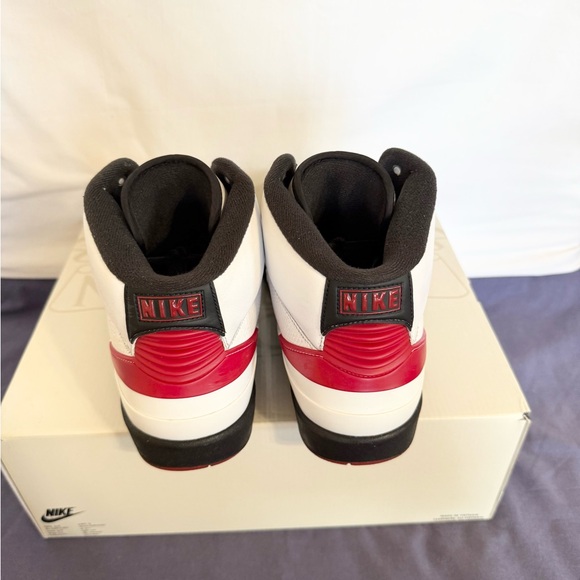 AUTHENTIC Jordan 2 Retro OG Chicago size 12 DX2454-105 2022 PRE-OWNED OG BOX - Picture 6 of 9